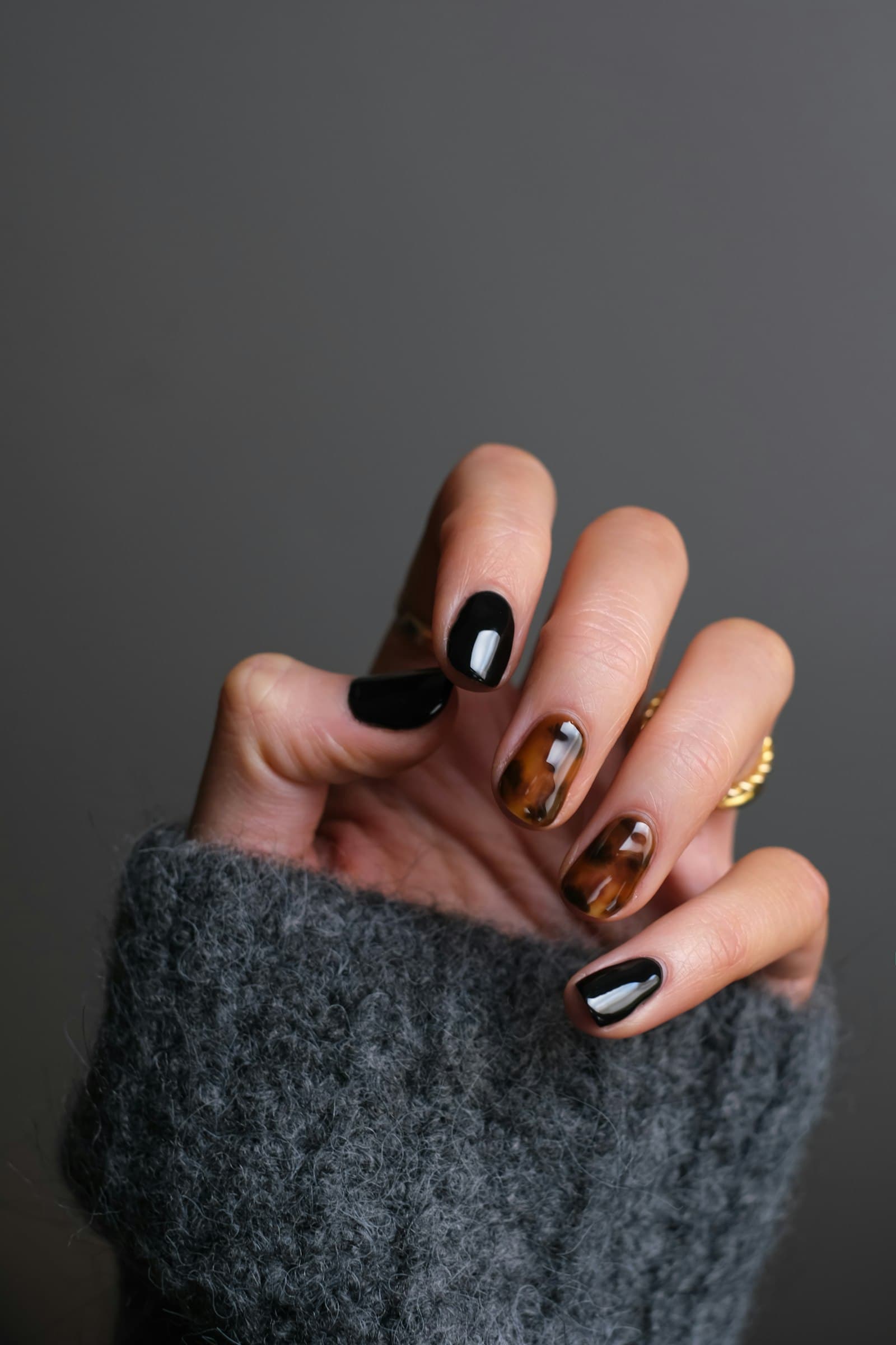 Golden Beauty Studio — uñas construidas